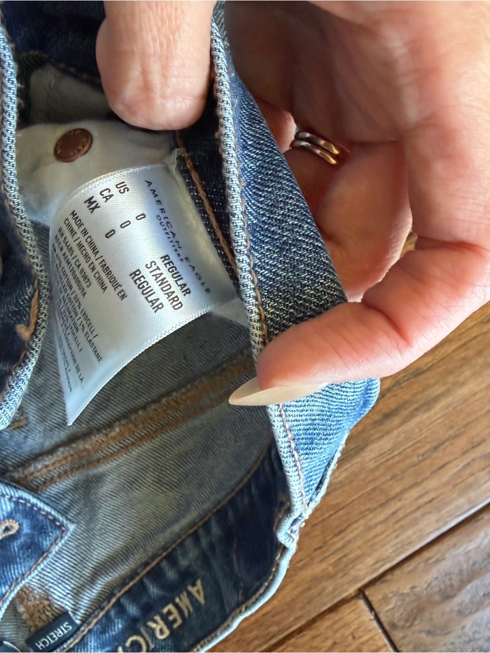 American Eagle Outfitters Light Blue stovepipe Jeans - Picture 3 of 9